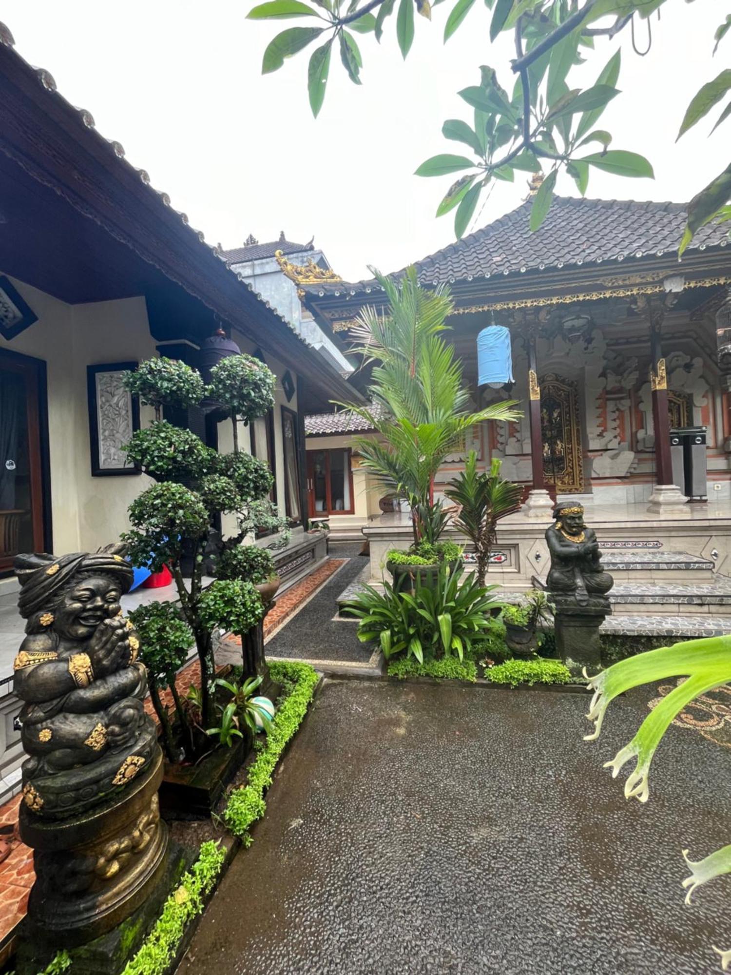 Toekad Sari * Ubud